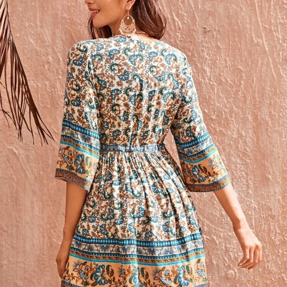 floral print mini dress - Picture 2 of 5